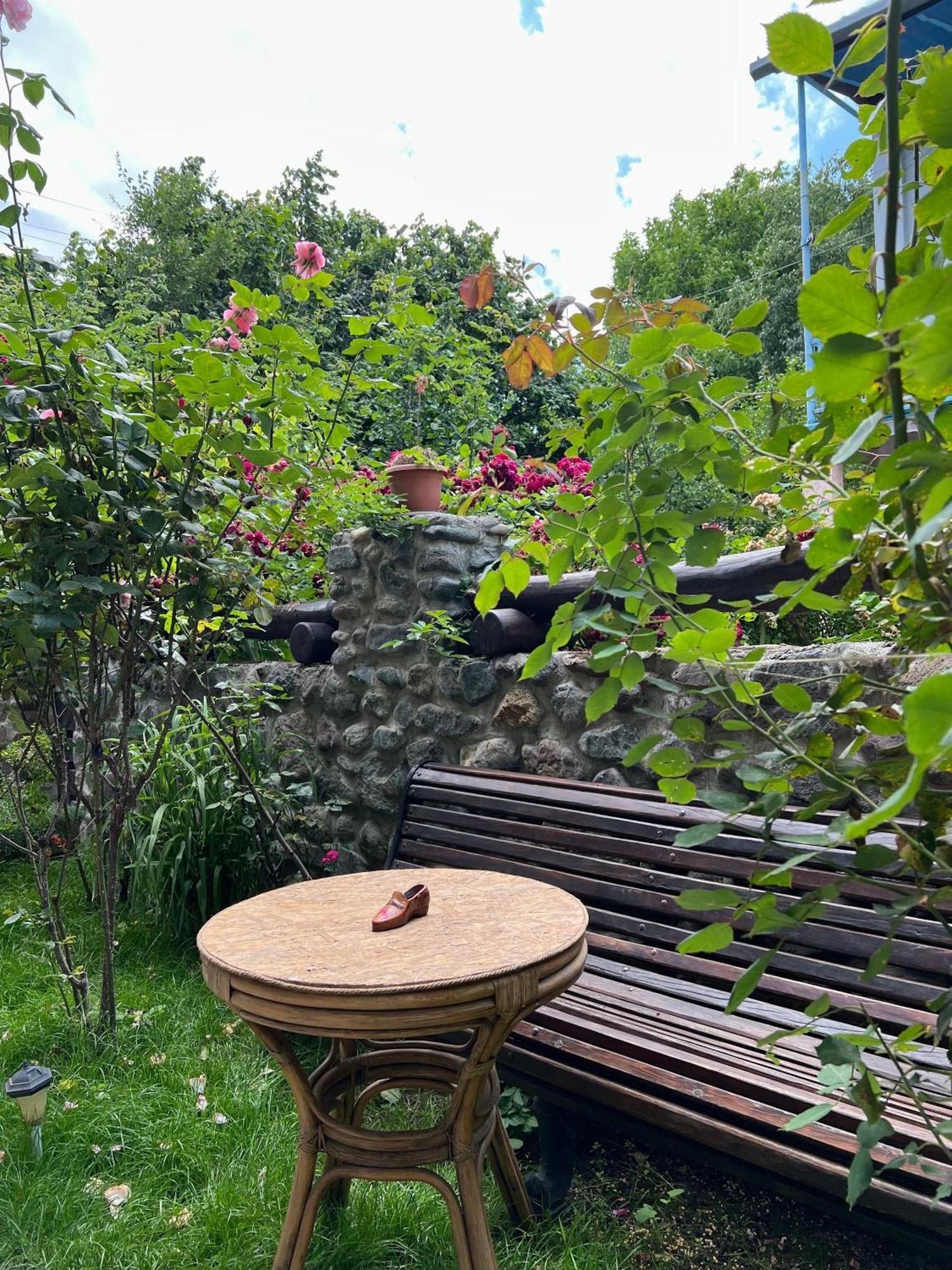 Artsiv Guesthouse Dilijan Exterior photo