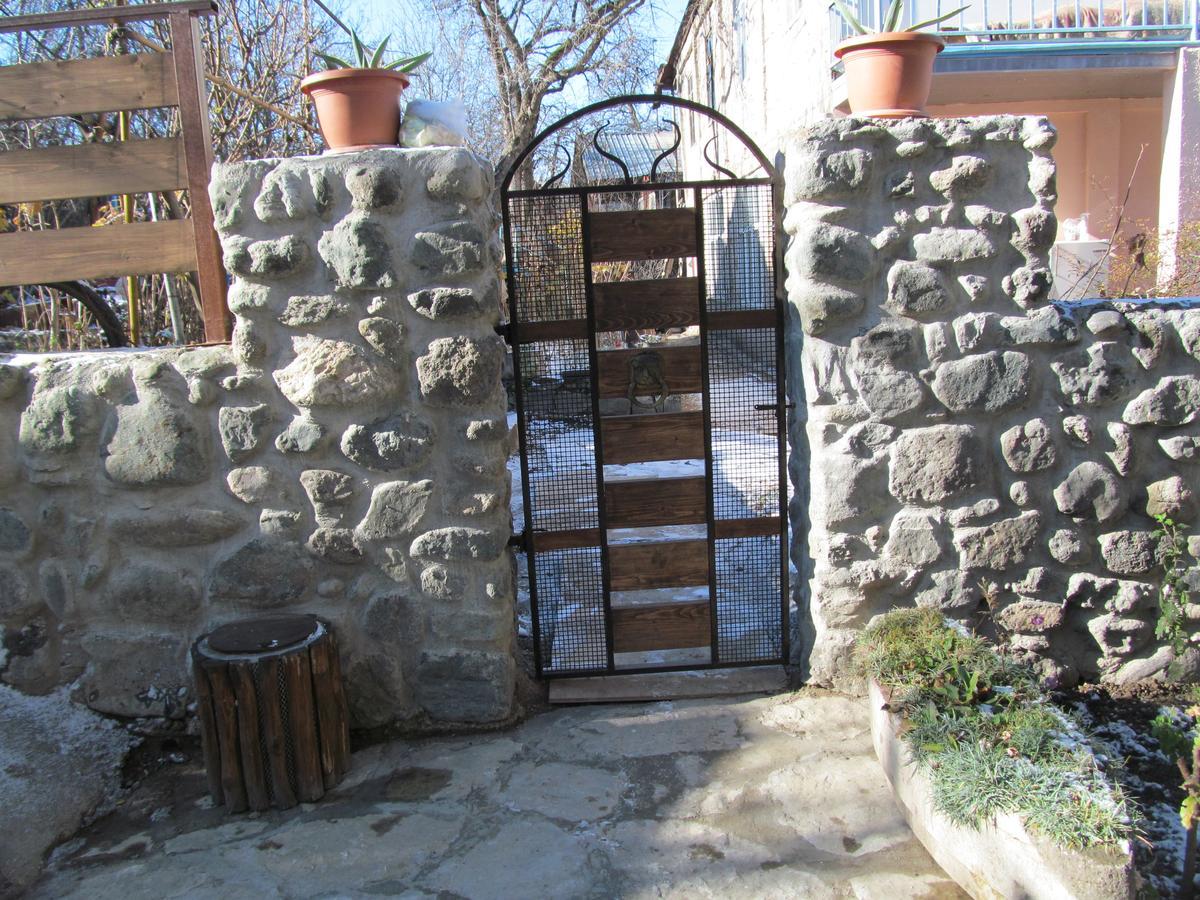 Artsiv Guesthouse Dilijan Exterior photo